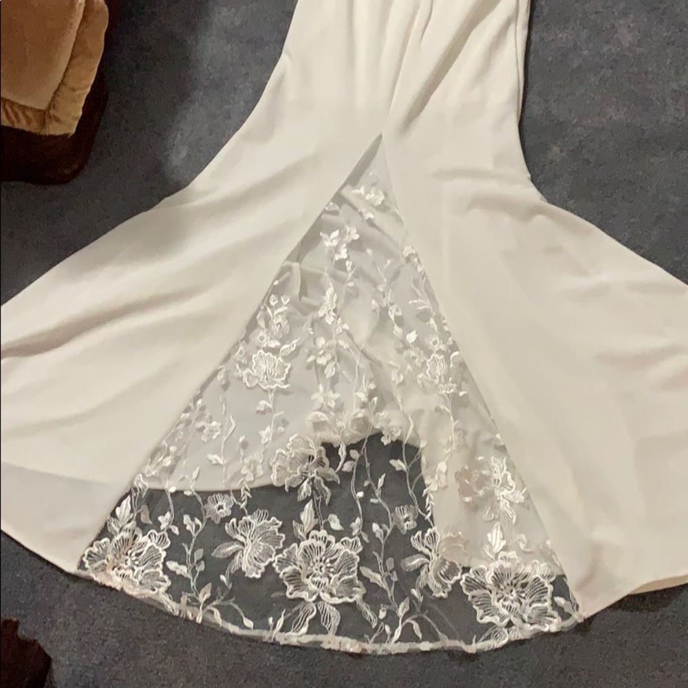 DRESS:GOWN